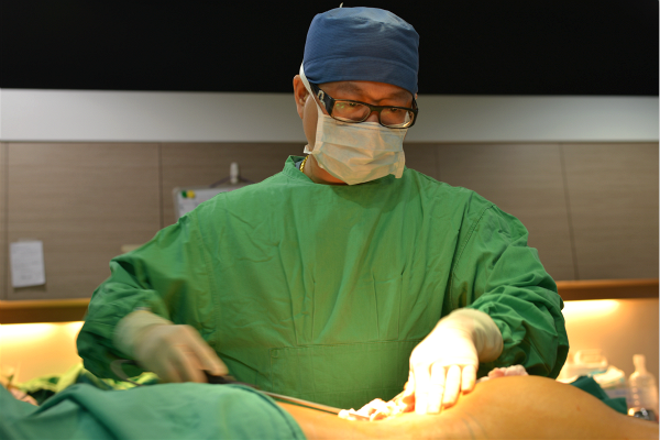 自体脂肪填充中的抽脂痛吗?